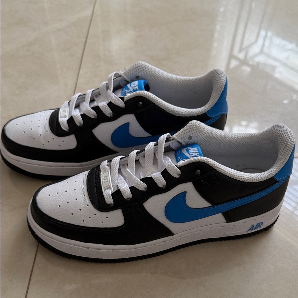 Nike Air Force 1 Big Kids Sneakers